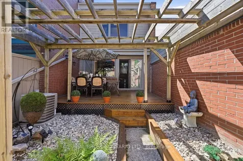 255 Bruyere Street Ottawa ON K1N 5E5