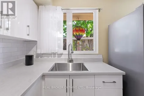 255 Bruyere Street Ottawa ON K1N 5E5