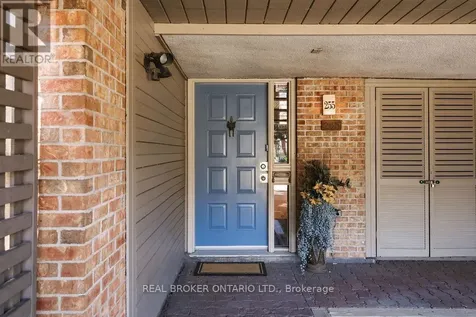 255 Bruyere Street Ottawa ON K1N 5E5