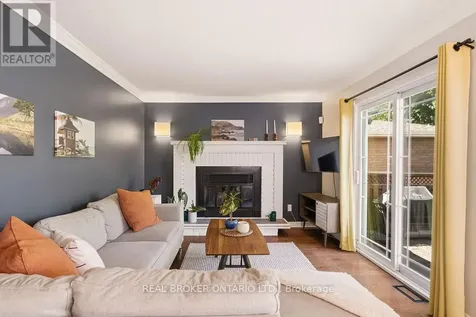 17 Notman Way Ottawa ON K1G 4P6