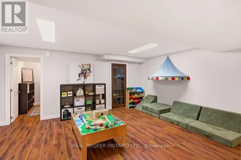 17 Notman Way Ottawa ON K1G 4P6