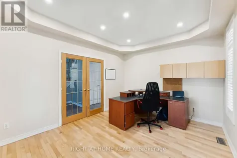 115 Woliston Crescent Ottawa ON K2W 1G5