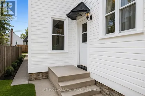 11 Alfred Street Smiths Falls ON K7A 4H6
