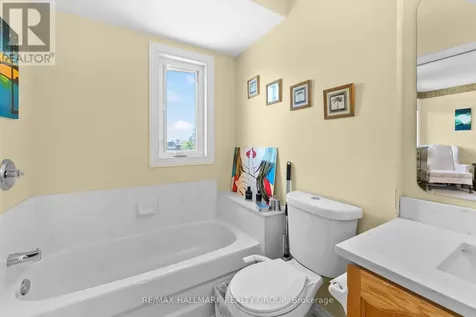 1157 Marchant Drive Ottawa ON K4A 4A7