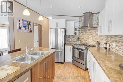 13 Southline Avenue Huron-kinloss ON N2Z 2X5