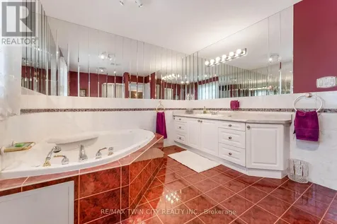 60 Chandos Drive Kitchener ON N2A 3C2