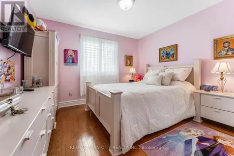 60 Chandos Drive Kitchener ON N2A 3C2