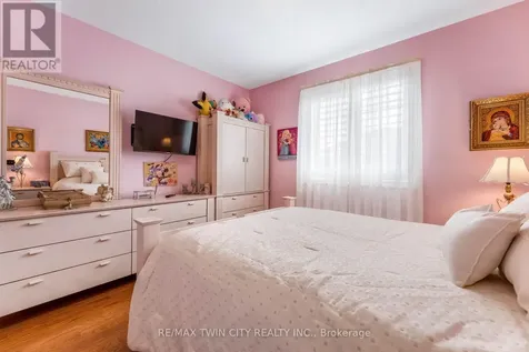 60 Chandos Drive Kitchener ON N2A 3C2