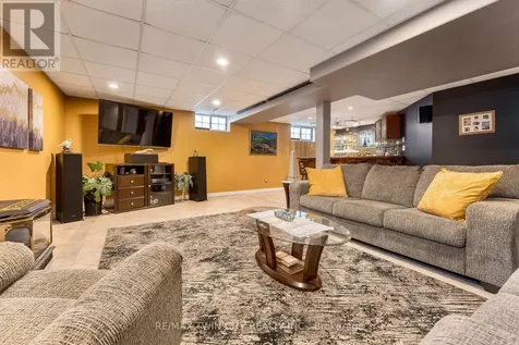 60 Chandos Drive Kitchener ON N2A 3C2