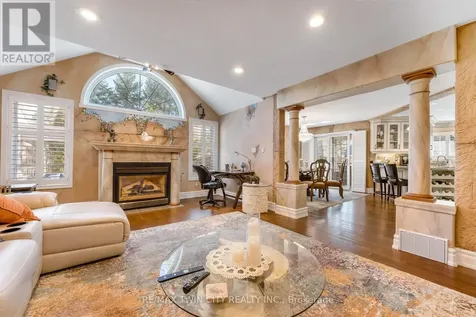 60 Chandos Drive Kitchener ON N2A 3C2