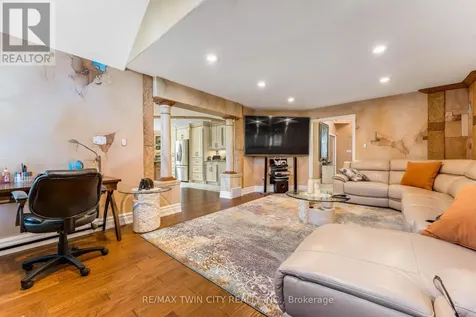60 Chandos Drive Kitchener ON N2A 3C2