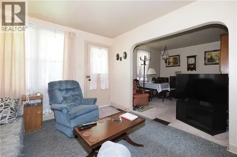 15 Horning Drive Kitchener ON N2K 1H5