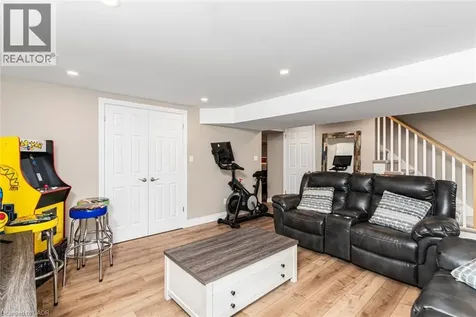 149 Seneca Court Ancaster ON L9G 3C1