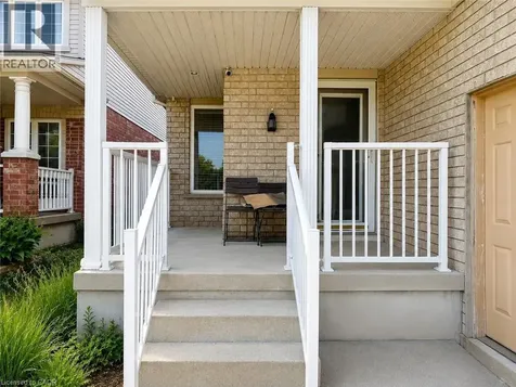212 Colton Circle Kitchener ON N2A 4K2