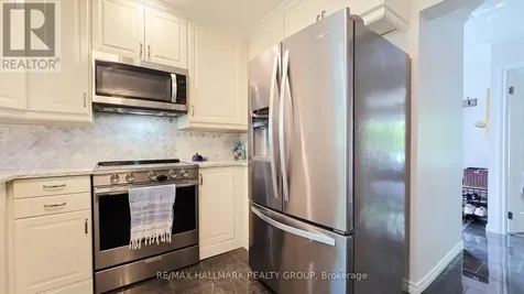 35 Seabrooke Drive Ottawa ON K2L 2H8