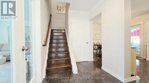 35 Seabrooke Drive Ottawa ON K2L 2H8