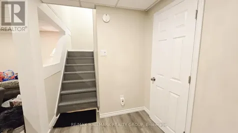 35 Seabrooke Drive Ottawa ON K2L 2H8