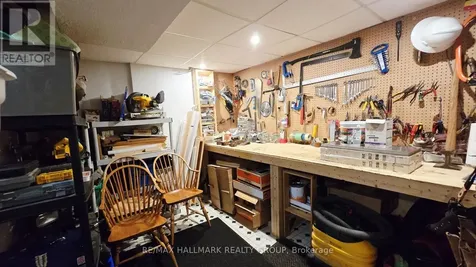 35 Seabrooke Drive Ottawa ON K2L 2H8