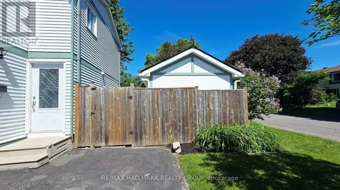 35 Seabrooke Drive Ottawa ON K2L 2H8