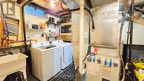 35 Seabrooke Drive Ottawa ON K2L 2H8