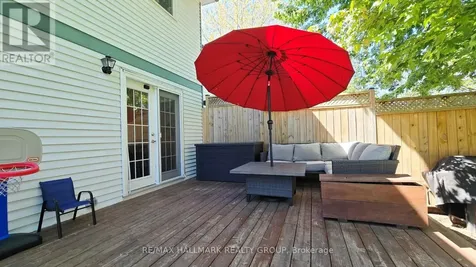 35 Seabrooke Drive Ottawa ON K2L 2H8