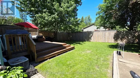 35 Seabrooke Drive Ottawa ON K2L 2H8