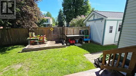 35 Seabrooke Drive Ottawa ON K2L 2H8