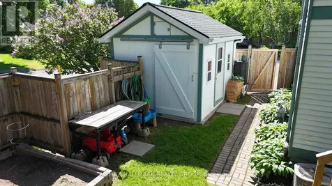 35 Seabrooke Drive Ottawa ON K2L 2H8