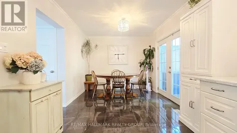 35 Seabrooke Drive Ottawa ON K2L 2H8