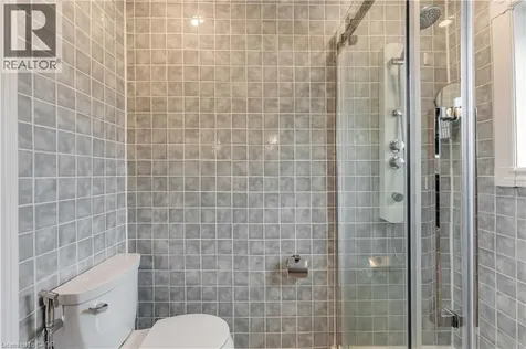 32 Durham Road Stoney Creek ON L8E 1X1