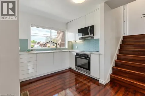 32 Durham Road Stoney Creek ON L8E 1X1