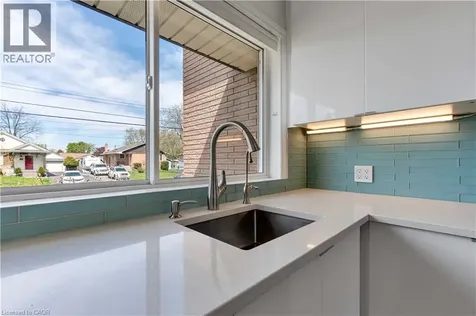32 Durham Road Stoney Creek ON L8E 1X1