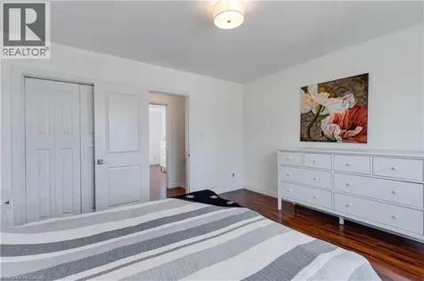 32 Durham Road Stoney Creek ON L8E 1X1