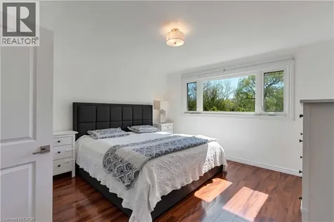 32 Durham Road Stoney Creek ON L8E 1X1