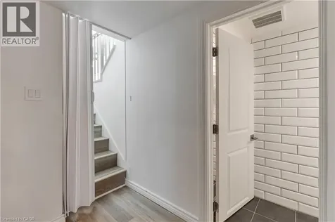 32 Durham Road Stoney Creek ON L8E 1X1