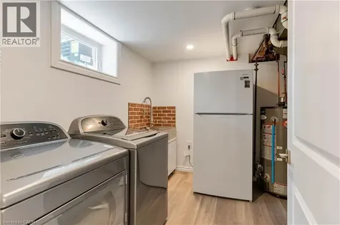 32 Durham Road Stoney Creek ON L8E 1X1