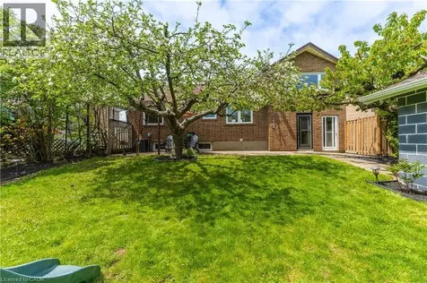32 Durham Road Stoney Creek ON L8E 1X1