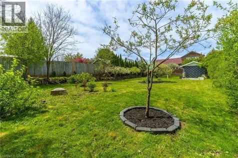 32 Durham Road Stoney Creek ON L8E 1X1