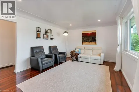 32 Durham Road Stoney Creek ON L8E 1X1