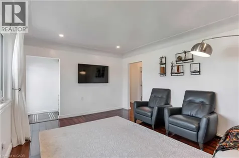 32 Durham Road Stoney Creek ON L8E 1X1
