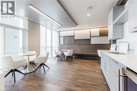 2093 Fairview Street Burlington ON L7R 0E6