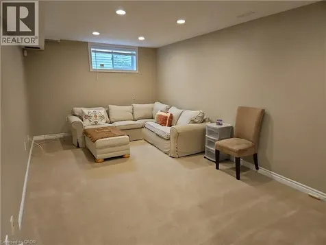 596 Spinnaker Crescent Waterloo ON N2K 4A5