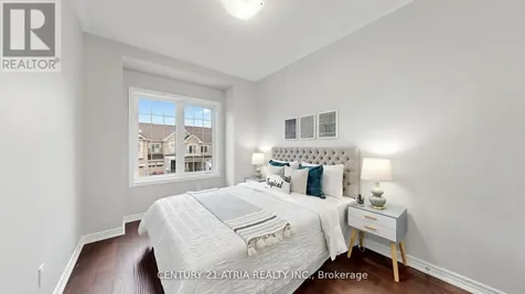 37 Capreol Avenue Aurora ON L4G 0Z8