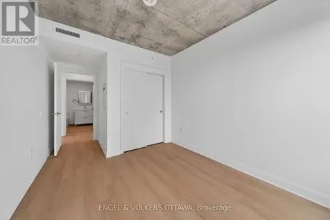 1360 Carling Avenue Ottawa ON K1Z 0E4