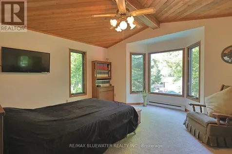 5449 Lake Valley Grove Road Lambton Shores ON N0N 1J7