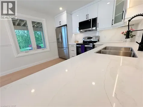 47 Highland Park Drive Dundas ON L9H 6G4