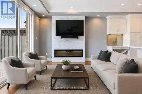 216 Rebecca Street Oakville (co Central) ON L6K 1J9