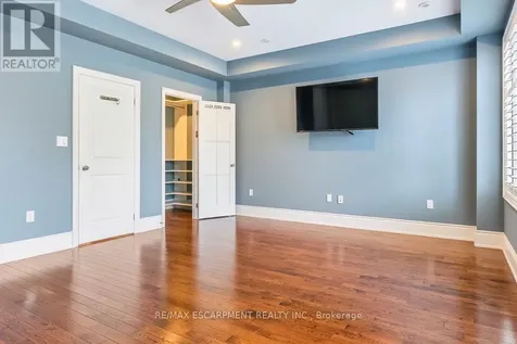 216 Rebecca Street Oakville (co Central) ON L6K 1J9