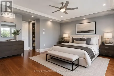216 Rebecca Street Oakville (co Central) ON L6K 1J9