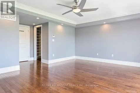 216 Rebecca Street Oakville (co Central) ON L6K 1J9